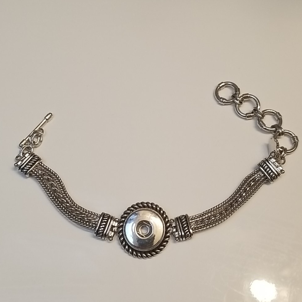 🎉3 for $20 Magnolia and vine rhodium single snap